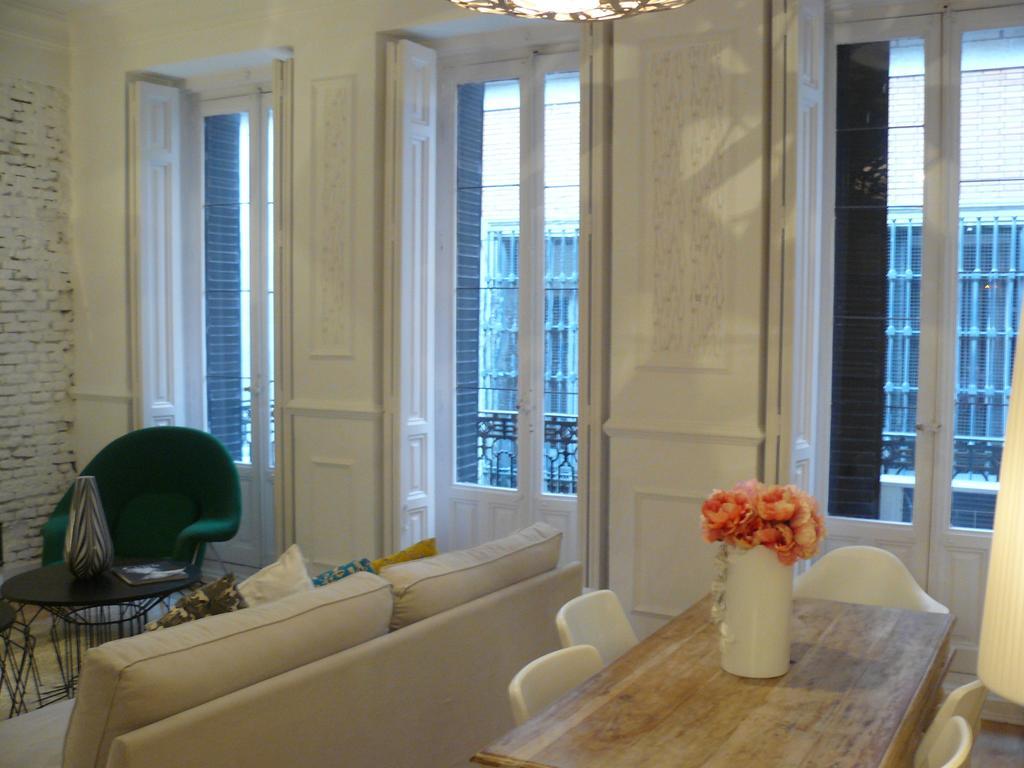 Apartamentos Manzana Μαδρίτη Δωμάτιο φωτογραφία